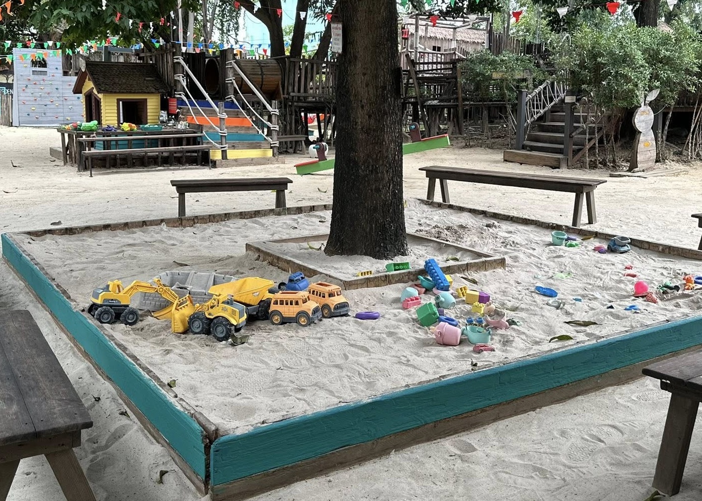 Safari Garden Playground & Cafe