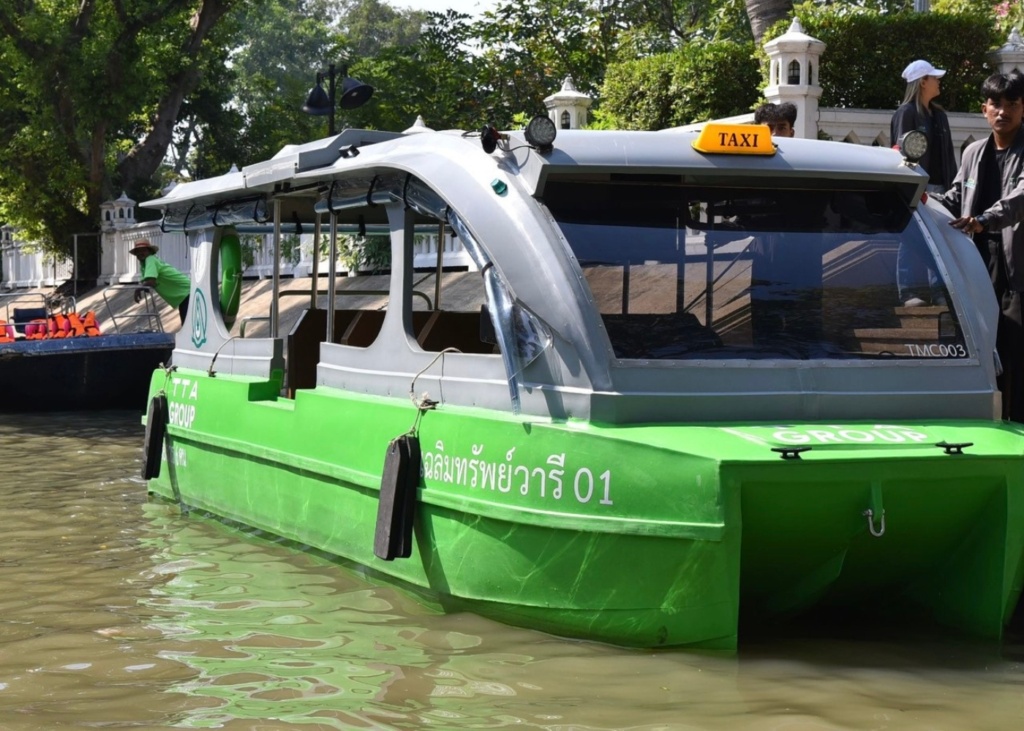 Free electric boat taxis are here to make travelling around Bangkok Old Town easier