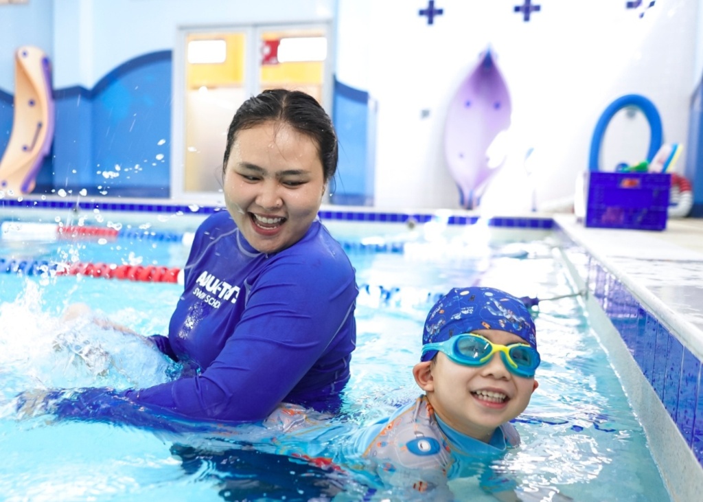 Best kids swim lessons in Bangkok