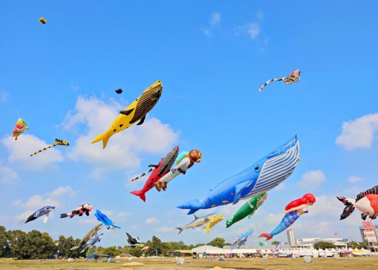 Watch giant kites at Asiatique Summer Wonder Fest