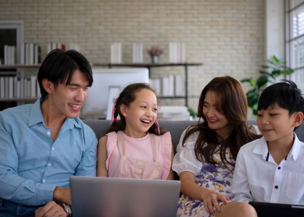 What do “P”, “Nong” and “Khun” mean in Thai? A simple guide for families travelling in Thailand