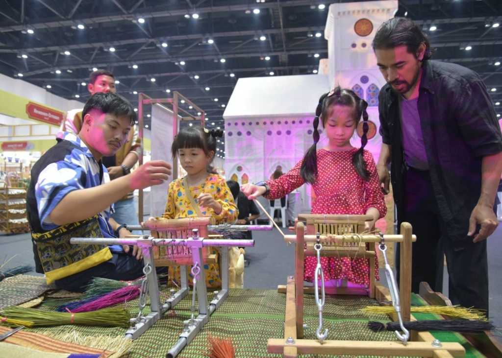 Get hands-on with Thai craft traditions at Identity of Siam