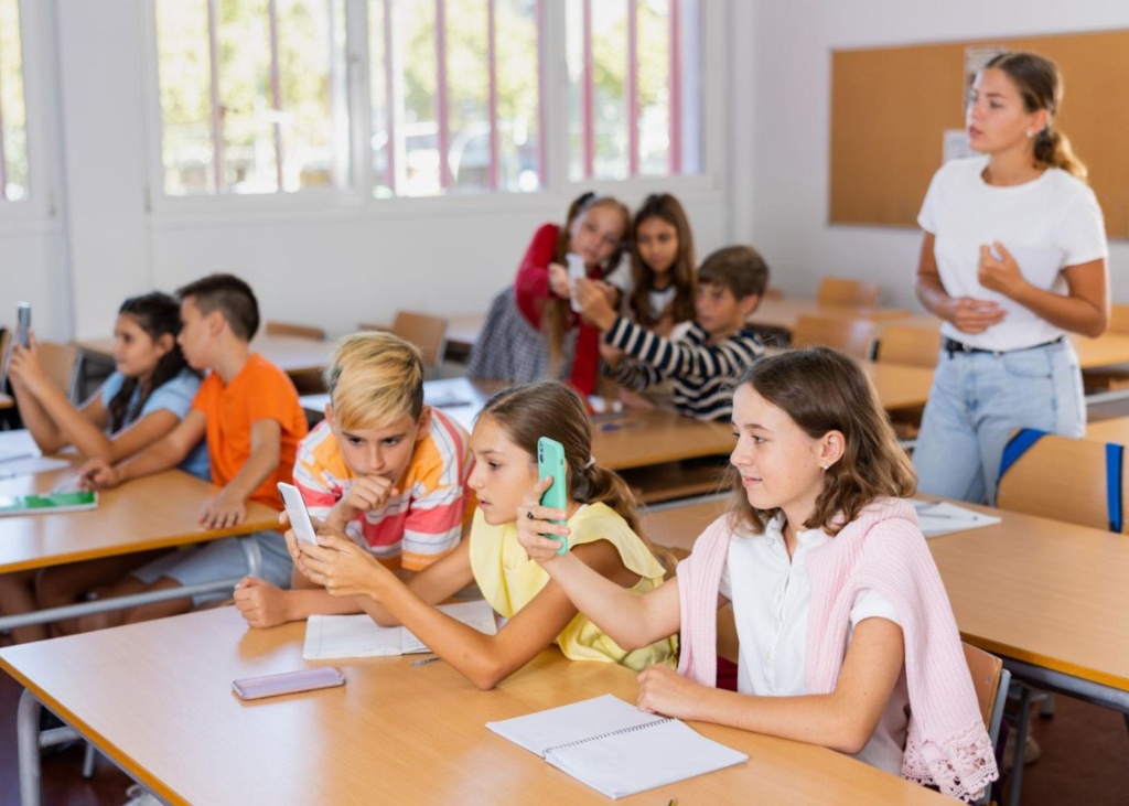 Should Thailand follow Sweden’s screen rollback in schools?
