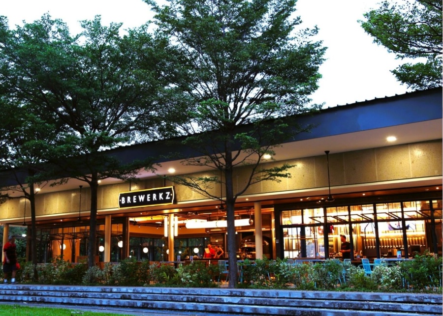 Brewerkz East Coast Park at Parkland Green