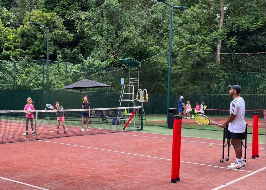 Hollandse Club community based tennis lessons