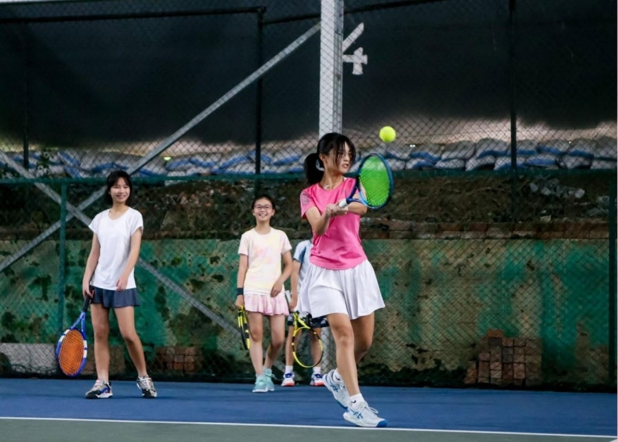 TAG International Academy personalised tennis lessons for kids