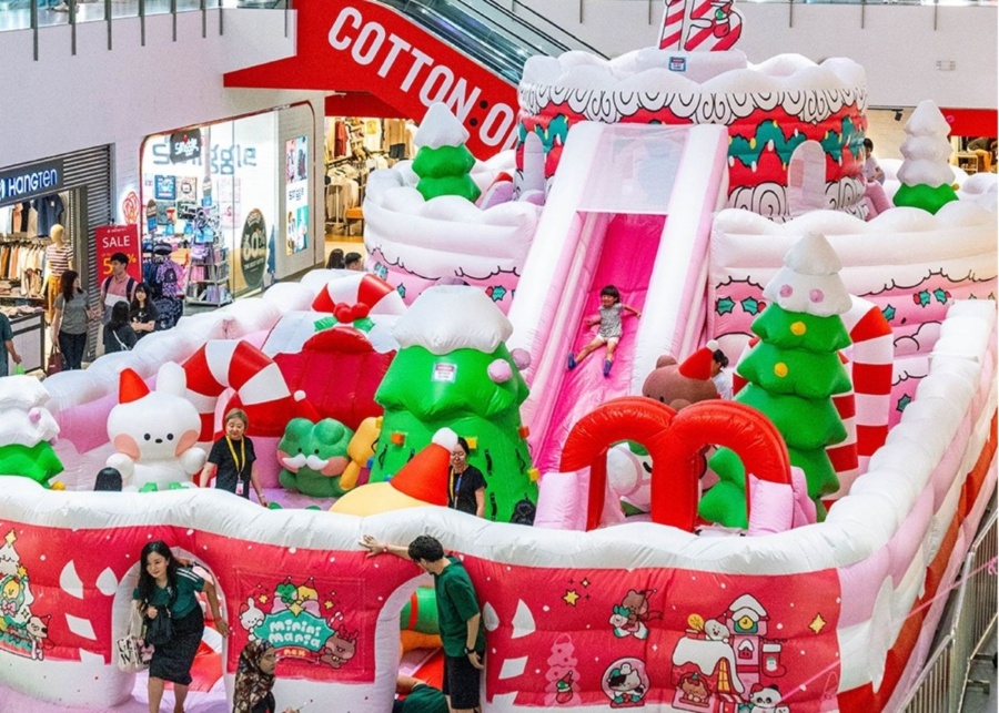 Line friends and santa at NEX