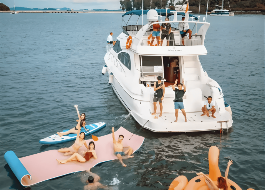 Singapore yacht rental Seek Sophie