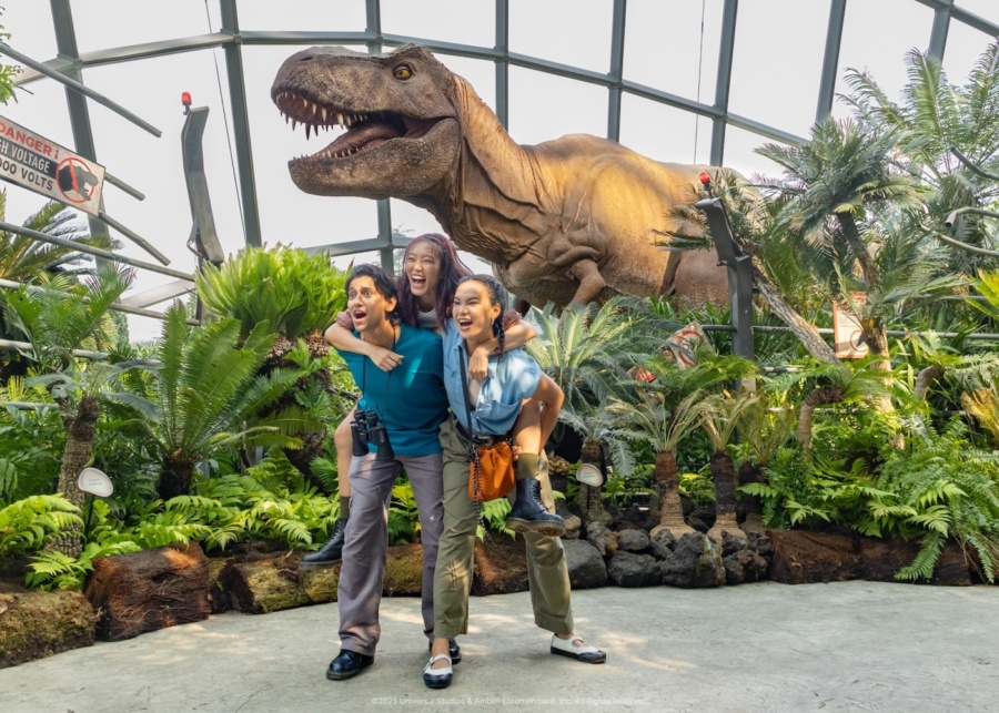 singapore exhibitions gardens by the bay jurassic experience t rex