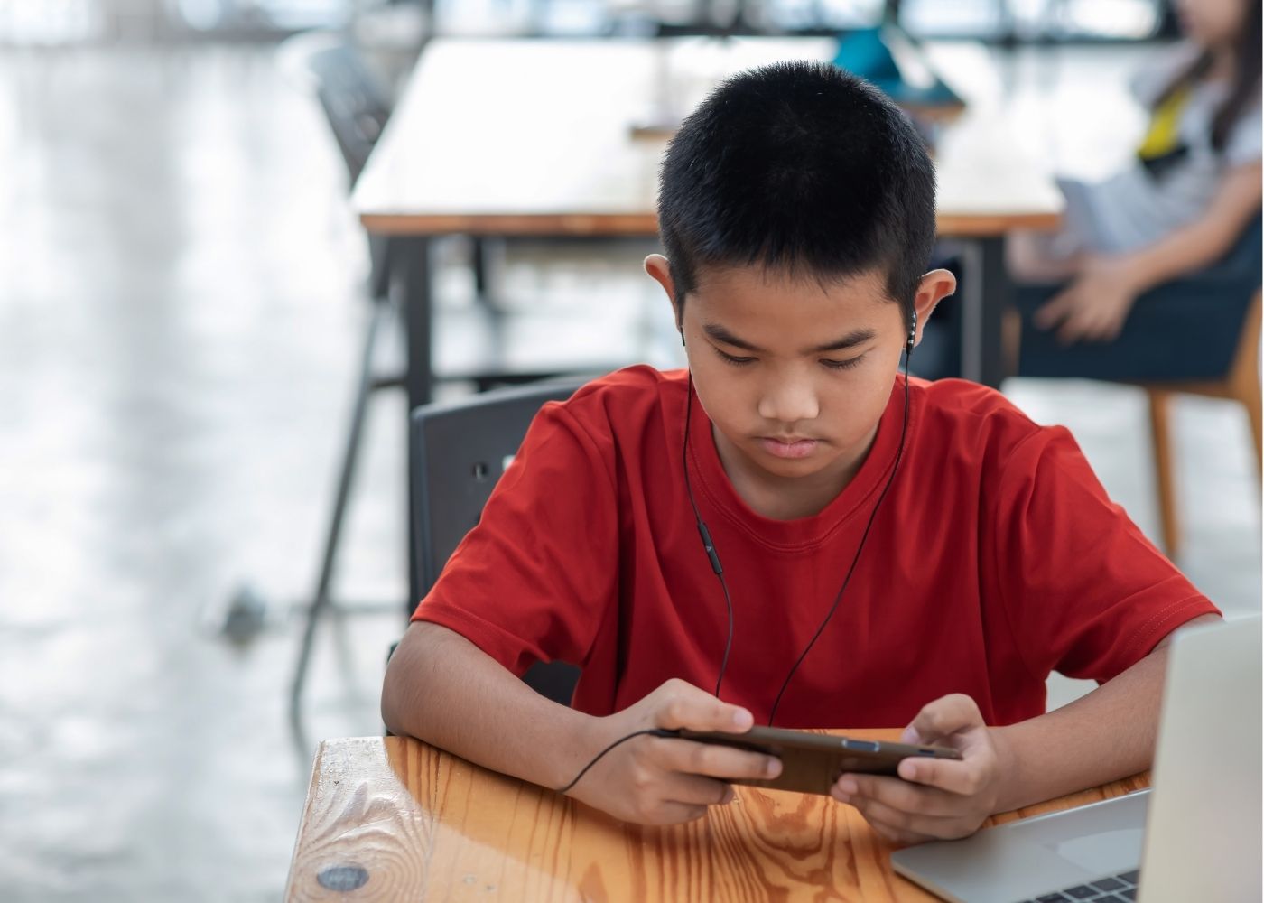 Mum speaks out on MOE’s new smartphone rules: It’s actually just 1.5 hours without phones!
