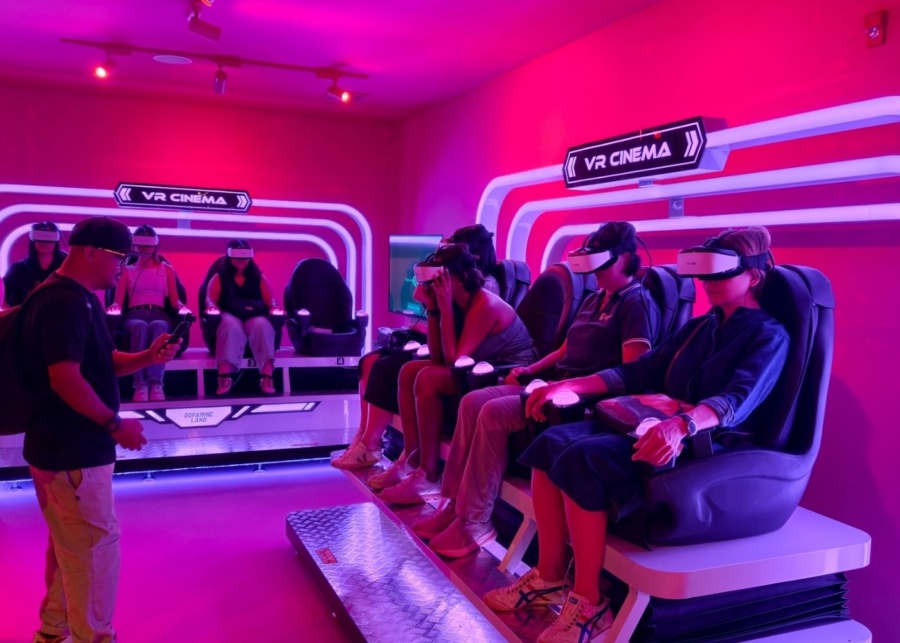 VR at Dopamine land