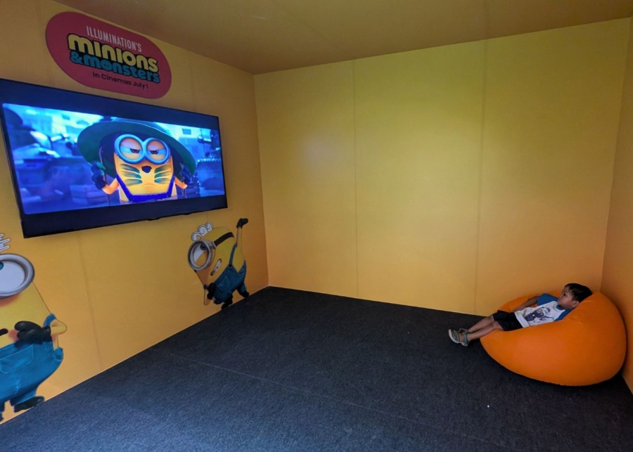 minions & monsters trailer room