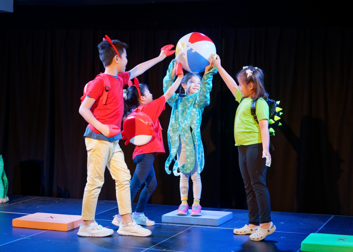 What actually goes on in a kids’ drama class? Here’s a peek at the classes at Wild Rice Academy